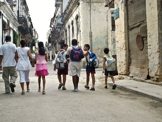Россия выделила $10 млн на школьное питание Кубе и Никарагуа