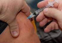 СМИ сообщили, что как минимум двадцать стран стоят на очереди за приобретением нашей так не до конца испытанной российской вакциной от коронавируса
