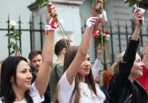 Несмотря на все попытки официального Минска погасить акции протеста против президента Александра Лукашенко, эти акции продолжаются - причем не только в белорусских городах, но и за пределами страны