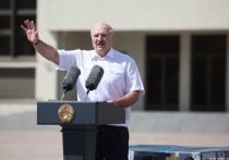 Президент Белоруссии Александр Лукашенко в воскресенье вышел к народу