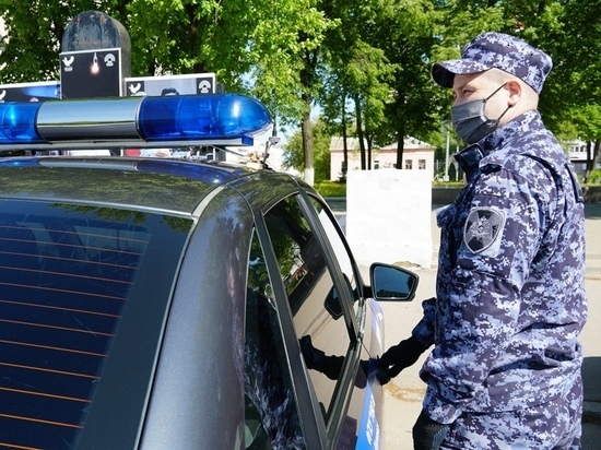 Росгвардейцы задержали кировчан, избивших посетителя кафе