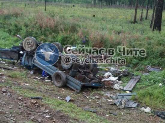 Двое человек погибли в ДТП с трейлером и грузовиком в Забайкалье