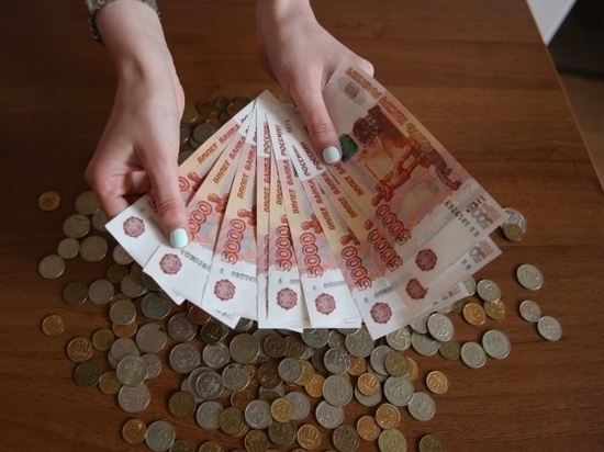 Трех работников вуза задержали в Волгограде за кражу 4 млн рублей