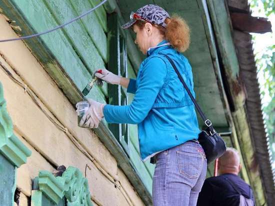 600 иркутян покрасили 27 домов в рамках «Фасадника»