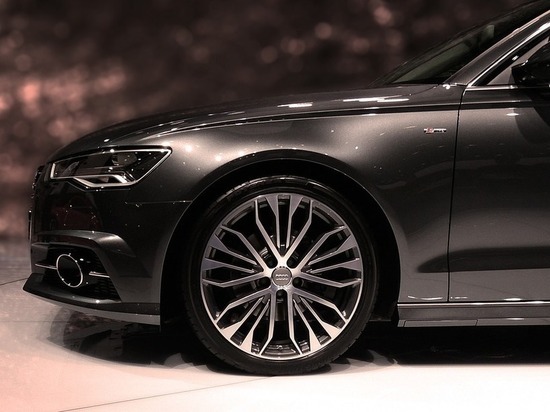 В автосалонах в России закончились запасы автомобилей