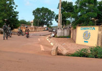 Стрельба на военной базе недалеко от Бамако, столицы западноафриканского государства Мали, заставила СМИ говорить о возможном мятеже или даже перевороте на фоне продолжающегося политического кризиса в этой стране