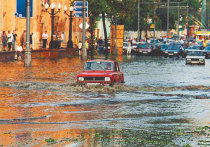 Проливные дожди, обрушившиеся на столицу в июне и испытавшие мегаполис на прочность в июле, поставили в неудобное положение многих горожан