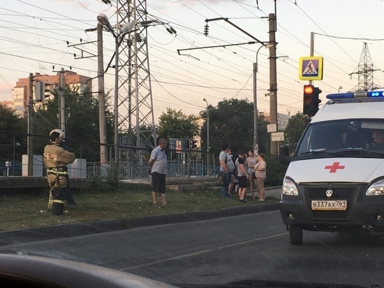 В Ростове школьница едва не погибла под колесами КамАЗа