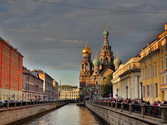 Гребень антициклона сохранит тепло в Петербурге