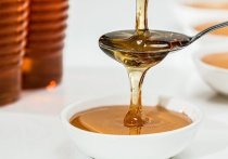 Эксперты Оксфордского университета утверждают, что пациентам с кашлем и простудными заболеваниями следует вместо антибиотиков употреблять мед