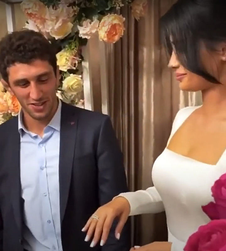 Борец Сидаков на свадьбе узнал в своей невесте эскортницу: фотоскандал 
