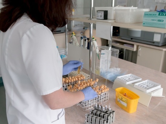 Более 100 000 анализов на коронавирус сделано в Смоленской области