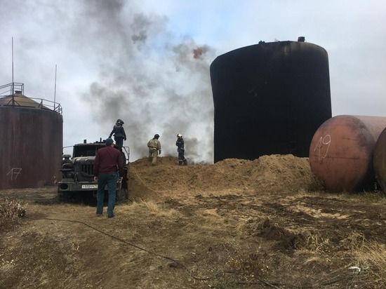 Пожар на нефтебазе в селе Саскылах локализован