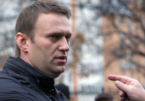 Самолет с российским оппозиционером Алексеем Навальным приземлился в берлинском аэропорту Шенефельд
