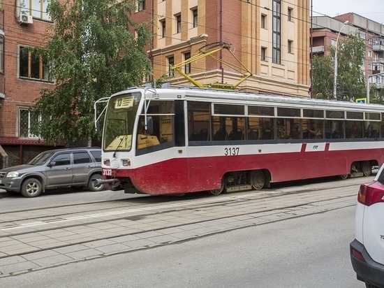 В Новосибирск продолжают свозить подержанный общественный транспорт