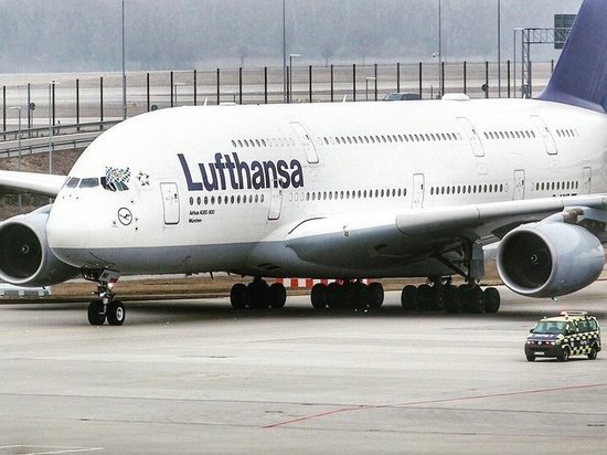 Германия: Самолет Lufthansa прервал взлёт из-за инфицированного пассажира на борту