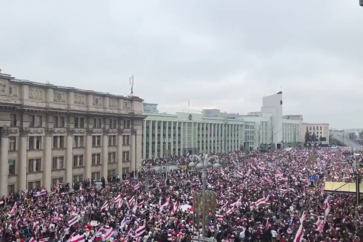 Женские марши беларусь. Протесты в беларуси 2020. Протесты в беларуси 2020. Белорусская революция. Марш новой беларуси.