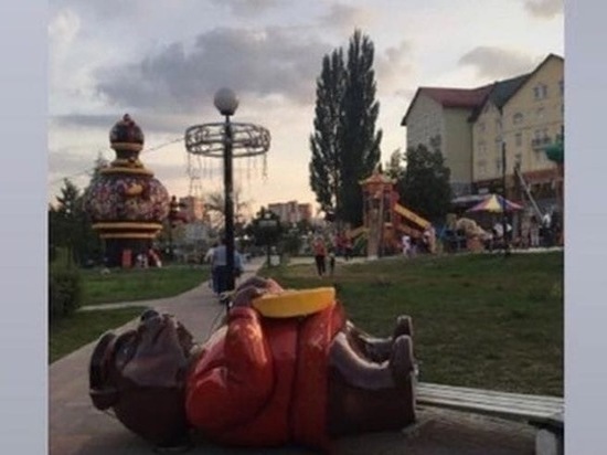 В мэрии Рязани прокомментировали падение фигуры медведя на ребенка
