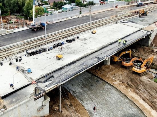 В Казани на БКК испытали пролетное строение моста под трамвайное движение