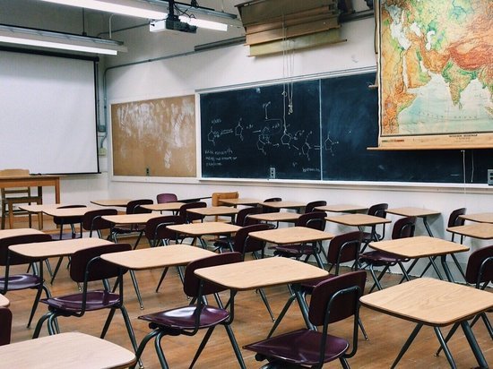 В Германии закрыта ещё одна школа: инфицирован учитель