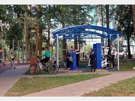 На Королевке в Смоленске появилась спортивная уличная площадка