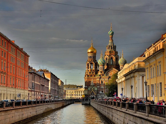 Петербург вошел в топ-5 самых популярных направлений для отдыха осенью