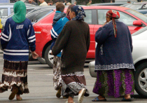 Жители Сургутского района (Ханты-Мансийский автономный округ) крайне недовольны соседством с цыганами, которые скопом поселились в однокомнатной квартире в поселке Солнечный
