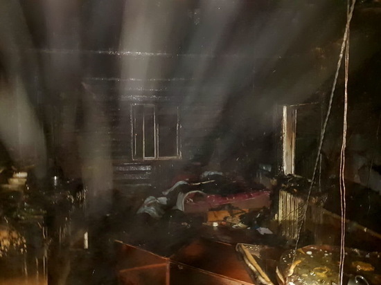 В Гагарине ночью, 25 августа, горел жилой дом