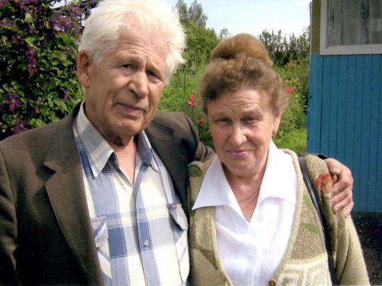 80-летние супруги из Угранского района стали «Золотой семьей России»