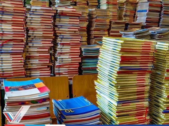 Более 71 тысячи школьников Хакасии обеспечат бесплатными учебниками