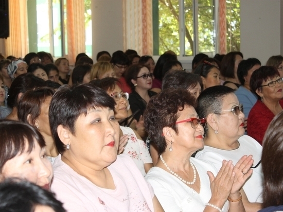 В калмыцком Черноземелье чествовали учителей