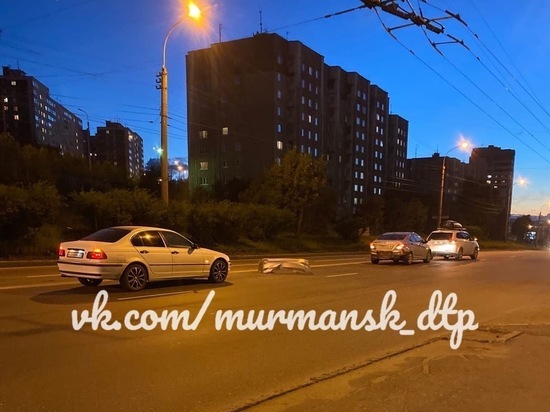 На улице Пономарёва столкнулись три автомобиля