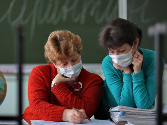 Дагестанские учителя с 1 сентября будут вести уроки в масках