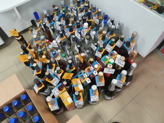 300 литров нелегального алкоголя изъяла полиция в псковской торговой точке