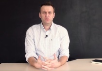 В аэропорту города Омска возможно проводилась эвакуация перед тем, как там совершил экстренную посадку самолет, выполнявший рейс Томск-Москва, на борту которого находился оппозиционный политик Алексей Навальный, которому стало плохо
