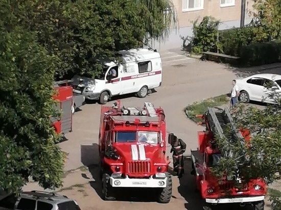 Мужчина пострадал при пожаре в многоквартирном доме в Ростове