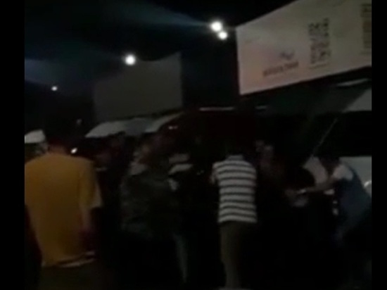 Массовая драка водителей в Сочи попала на видео