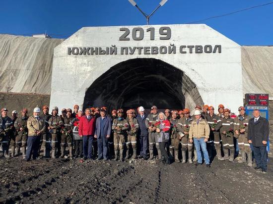 Первую очередь крупнейшей в России угольной шахты сдадут в сентябре