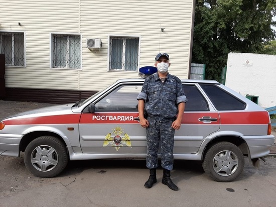 В Воронежской области сотрудник Росгвардии в свободное от службы время ликвидировал пожар