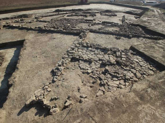 Под Анапой археологи нашли участок древней античной дороги