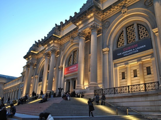 В Нью-Йорке вновь открылся музей “Метрополитен”