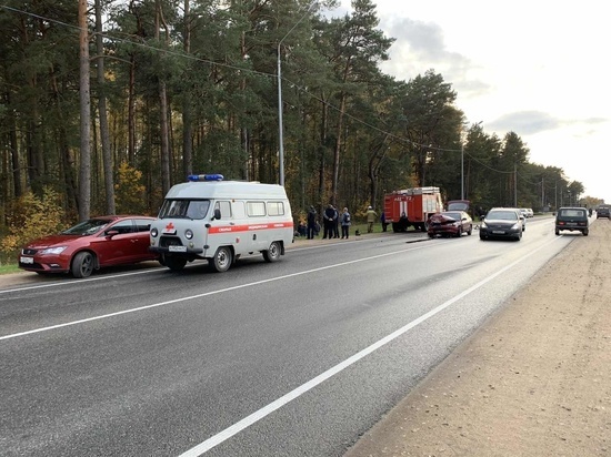 В Смоленске на улице Седова погиб водитель «Форда» после столкновения  с «Камазом»