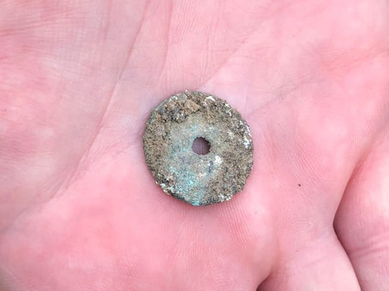 Старинный жетон найден при разборе водозаборной будки в Туле