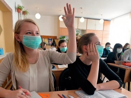 Гигиена и дистанция: врачи ЯНАО дали советы учителям по работе с детьми при пандемии