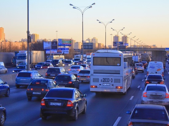 В Саратове меняется расписание пригородных автобусов и электричек