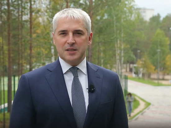 Глава Ноябрьска поздравил горожан с Днем знаний