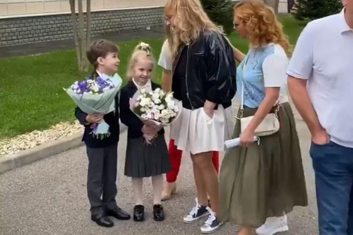 Детям Максима Галкина и Аллы Пугачевой исполнилось 10 лет (фото, видео)