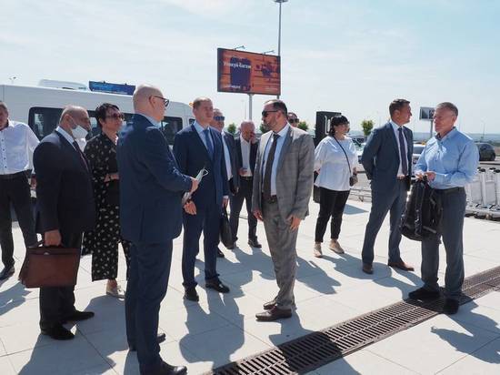 Сахалинская делегация изучила работу ростовского аэропорта