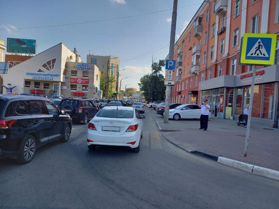 Подросток перебегала дорогу на запрещающий сигнал светофора