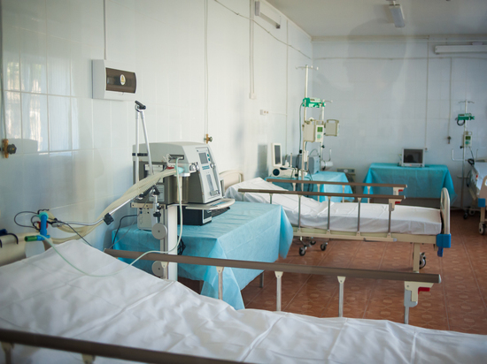 В Астраханской области сократили число коек в ковидных госпиталях